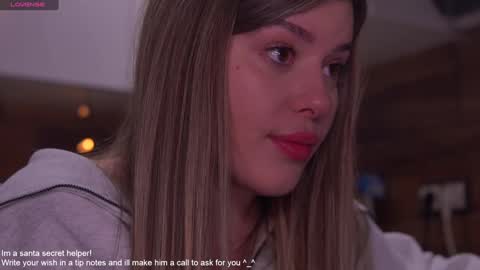 Snapshot of lana_rosy chatting on 12.30.24 Alana online show from 12.30.24