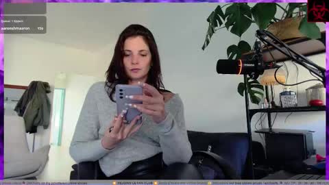 Snapshot of lana_the_virus chatting on 10.07.25 Lana The Virus online show from 10.07.25