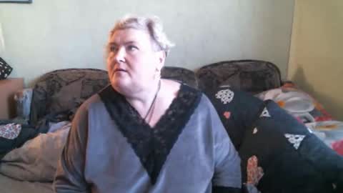 lanacat555 online show from 10.31.25