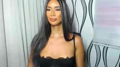 Snapshot of lanadel_hilton chatting on 01.02.25 Lana online show from 01.02.25