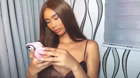 Snapshot of lanadel_hilton chatting on 02.24.25 Lana online show from 02.24.25