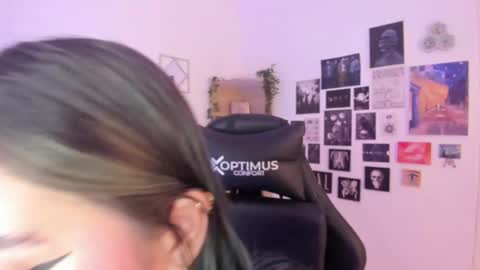 Snapshot of lanaherondale_ chatting on 10.30.25 lanaherondale_ online show from 10.30.25