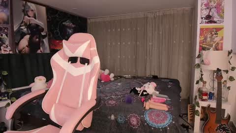 L A N A  online show from 02.01.25