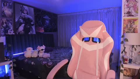 L A N A  online show from 02.04.25