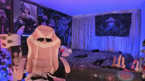 L A N A  online show from 03.08.25