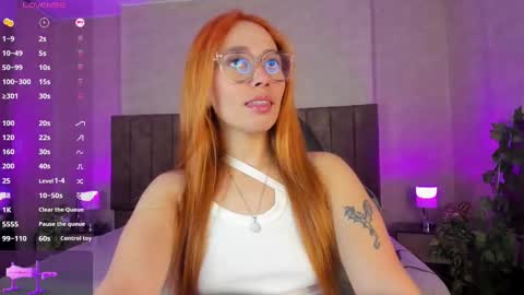 Snapshot of lanamills_ chatting on 09.16.25 Lana online show from 09.16.25