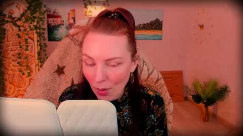 Snapshot of lanaradiance chatting on 06.04.26 Lana Radiance online show from 06.04.26