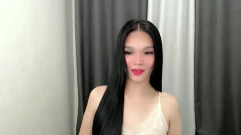 lanawyatt_ online show from 10.19.25