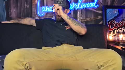 Snapshot of lancehardwood222 chatting on 10.03.25 LANCE online show from 10.03.25