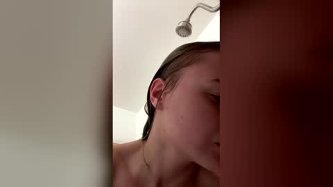 Snapshot of laneybel chatting on 12.18.25 laneybel online show from 12.18.25