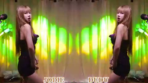 Snapshot of lankwaifong_cindy chatting on 06.11.26 lankwaifong_cindy online show from 06.11.26