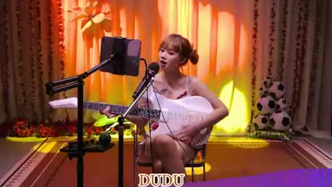 Snapshot of lankwaifong_cindy chatting on 06.13.26 lankwaifong_cindy online show from 06.13.26