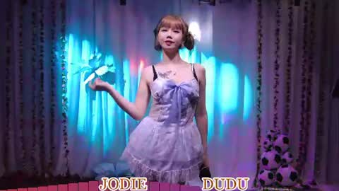 Snapshot of lankwaifong_cindy chatting on 06.15.26 lankwaifong_cindy online show from 06.15.26
