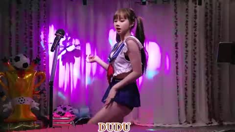 Snapshot of lankwaifong_cindy chatting on 06.23.26 lankwaifong_cindy online show from 06.23.26
