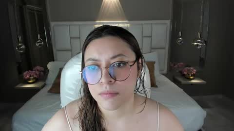 Snapshot of lanna18_ chatting on 12.28.24 Lanna online show from 12.28.24