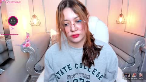 Snapshot of lanna18_ chatting on 12.29.24 Lanna online show from 12.29.24