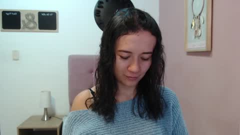 Snapshot of lanna_mills chatting on 12.16.24 Lanna online show from 12.16.24