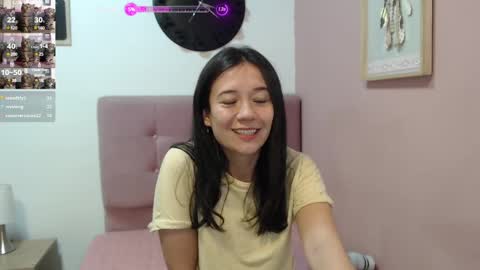 Snapshot of lanna_mills chatting on 02.22.25 Lanna online show from 02.22.25