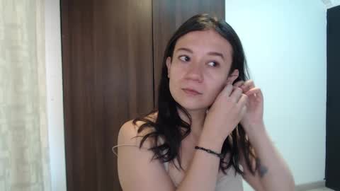 Snapshot of lanna_mills chatting on 03.03.25 Lanna online show from 03.03.25