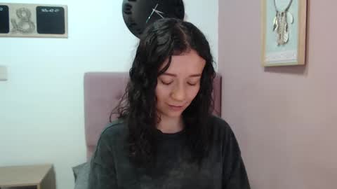 Snapshot of lanna_mills chatting on 03.06.25 Lanna online show from 03.06.25