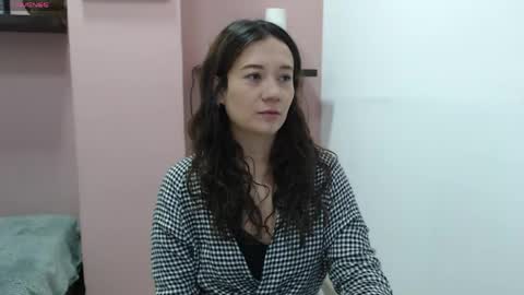 Snapshot of lanna_mills chatting on 05.05.26 Lanna online show from 05.05.26