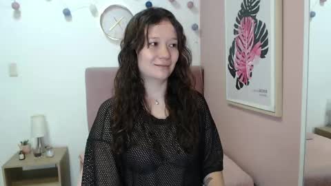 Snapshot of lanna_mills chatting on 05.13.26 Lanna online show from 05.13.26