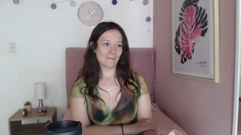 Snapshot of lanna_mills chatting on 07.28.26 Lanna online show from 07.28.26