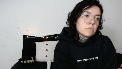 Snapshot of lannie_gonzales chatting on 01.17.25 LANNIE   online show from 01.17.25