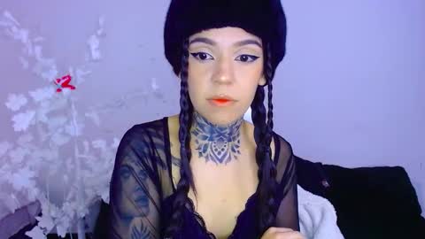 Snapshot of lannie_gonzales chatting on 10.08.25 LANNIE   online show from 10.08.25