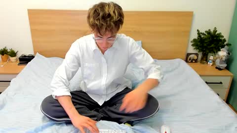 Snapshot of lanny_fandi chatting on 12.23.24 Fandi online show from 12.23.24