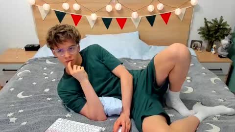 Snapshot of lanny_fandi chatting on 01.06.25 Fandi online show from 01.06.25