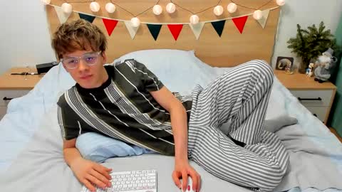 Snapshot of lanny_fandi chatting on 01.07.25 Fandi online show from 01.07.25