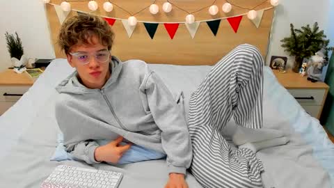 Snapshot of lanny_fandi chatting on 01.08.25 Fandi online show from 01.08.25