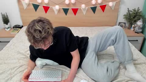 Snapshot of lanny_fandi chatting on 01.10.25 Fandi online show from 01.10.25