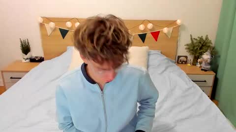 Snapshot of lanny_fandi chatting on 01.13.25 Fandi online show from 01.13.25