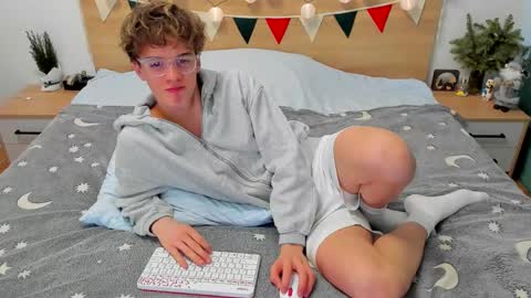 Snapshot of lanny_fandi chatting on 01.17.25 Fandi online show from 01.17.25