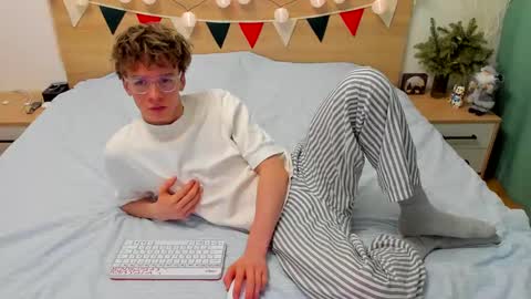 Snapshot of lanny_fandi chatting on 01.18.25 Fandi online show from 01.18.25