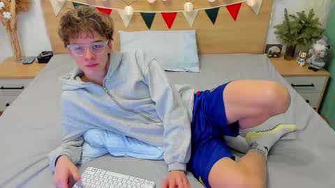 Snapshot of lanny_fandi chatting on 01.20.25 Fandi online show from 01.20.25