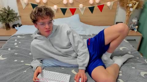 Snapshot of lanny_fandi chatting on 01.22.25 Fandi online show from 01.22.25