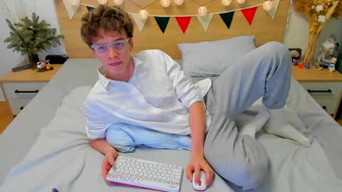 Snapshot of lanny_fandi chatting on 01.24.25 Fandi online show from 01.24.25