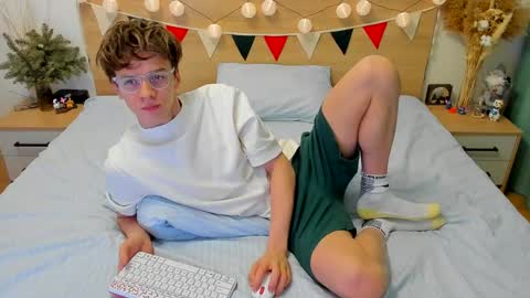 Snapshot of lanny_fandi chatting on 01.28.25 Fandi online show from 01.28.25