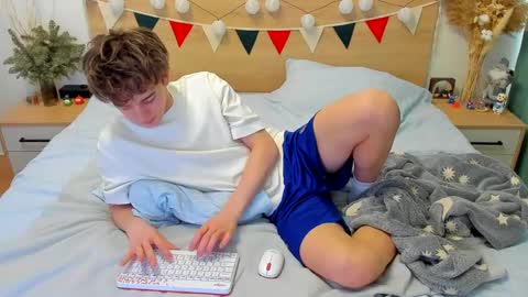 Snapshot of lanny_fandi chatting on 02.05.25 Fandi online show from 02.05.25