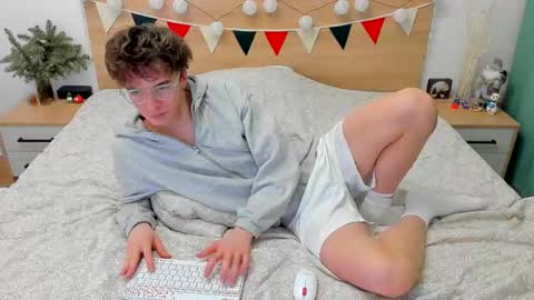 Snapshot of lanny_fandi chatting on 02.08.25 Fandi online show from 02.08.25