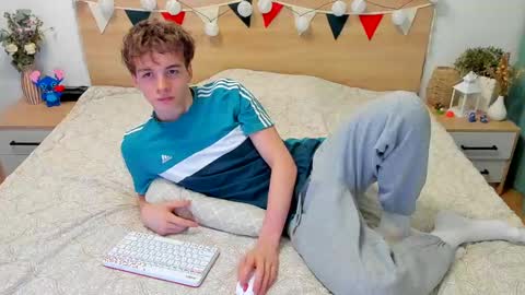 Snapshot of lanny_fandi chatting on 03.01.25 Fandi online show from 03.01.25