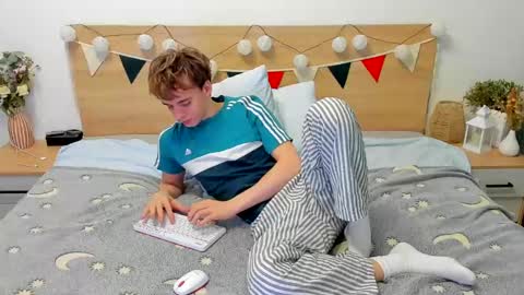 Snapshot of lanny_fandi chatting on 03.06.25 Fandi online show from 03.06.25