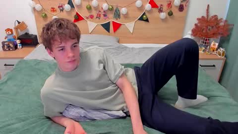 Snapshot of lanny_fandi chatting on 12.23.25 Fandi online show from 12.23.25