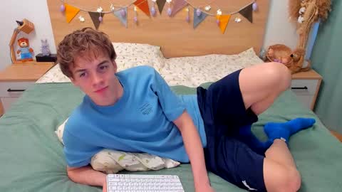 Snapshot of lanny_fandi chatting on 02.12.26 Fandi online show from 02.12.26