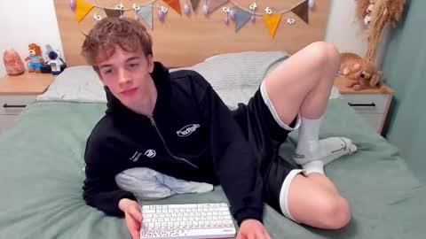 Snapshot of lanny_fandi chatting on 03.11.26 Fandi online show from 03.11.26