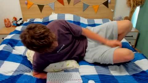 Snapshot of lanny_fandi chatting on 04.02.26 Fandi online show from 04.02.26