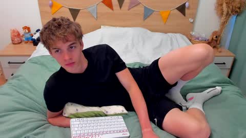 Snapshot of lanny_fandi chatting on 04.03.26 Fandi online show from 04.03.26